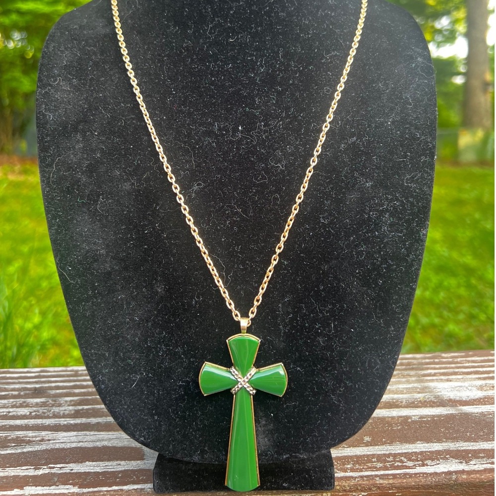 Vtg Avon Green Enamel Cross Pendant Necklace Gold Tone Statement Jewelry‎